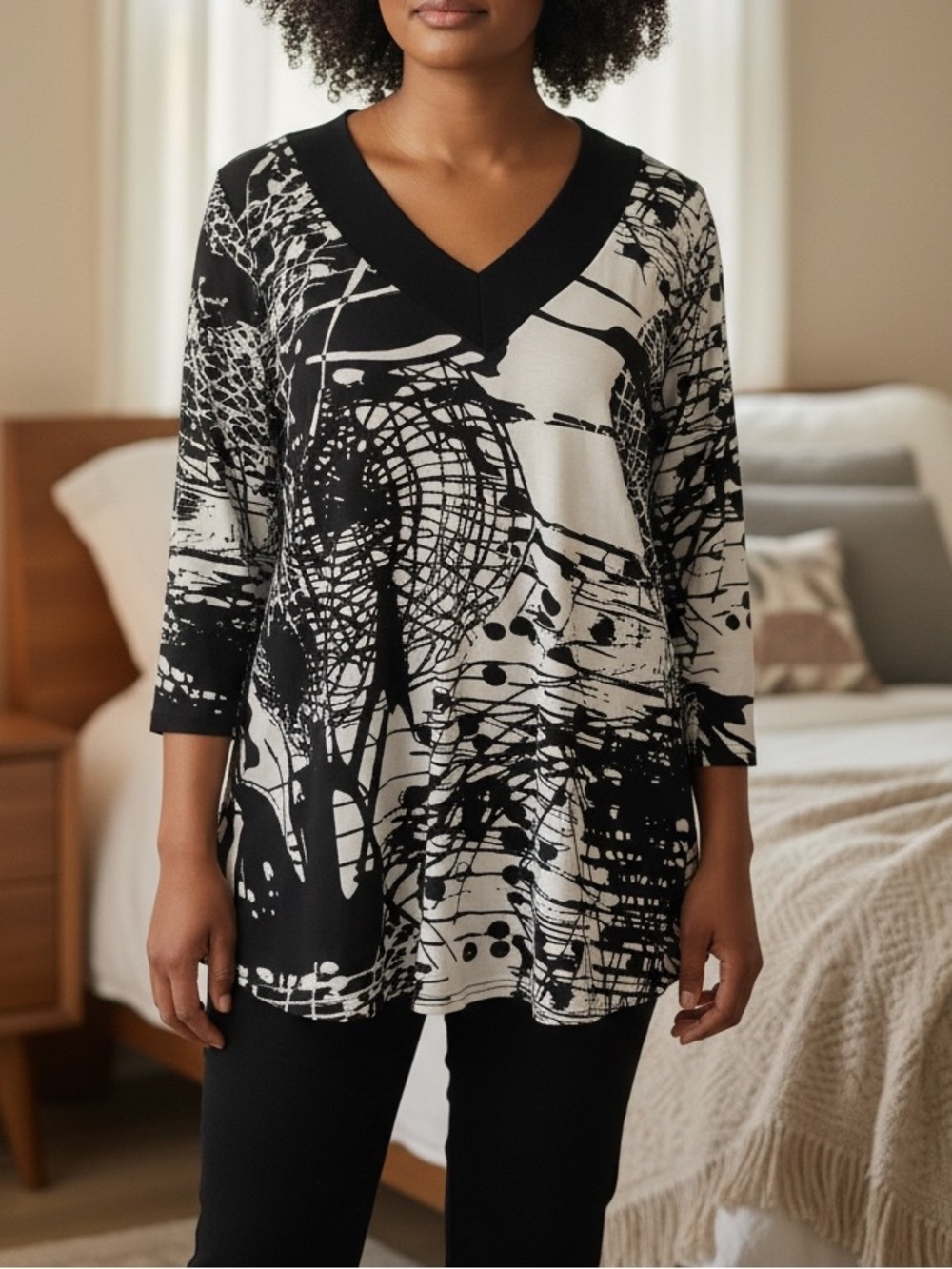 Lior Paris Black and White Graphic Art Print Tunic V Neck Size XL
